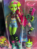 Monster High 2023 Venus McFlytrap Fashion Doll with Pet Plant Monster Chewlian & Accessories, Collectible