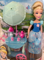 Disney Princess 2019 Cinderella Cinderella’s Tea Cart Includes Cinderella doll, skirt, cart with umbrella, 4 accessories, and pair of shoes!
atoystoreonelmstreet.com