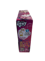 My Little Pony: A New Generation Royal Room Reveal Princess Pipp Petals - 3-Inch Pink Pony, Water-Reveal Accessories, Toy for Kids Ages 5 and Up New in Package